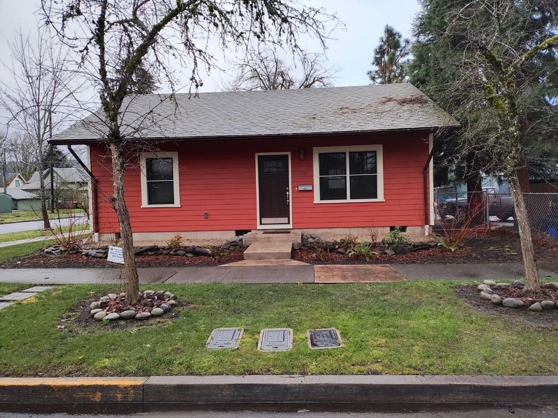 Primary Photo - Cute Two-Bedroom Home In Springfield!