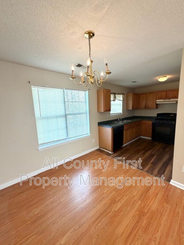 Foto del edificio - 2237 Hidden Creek Dr