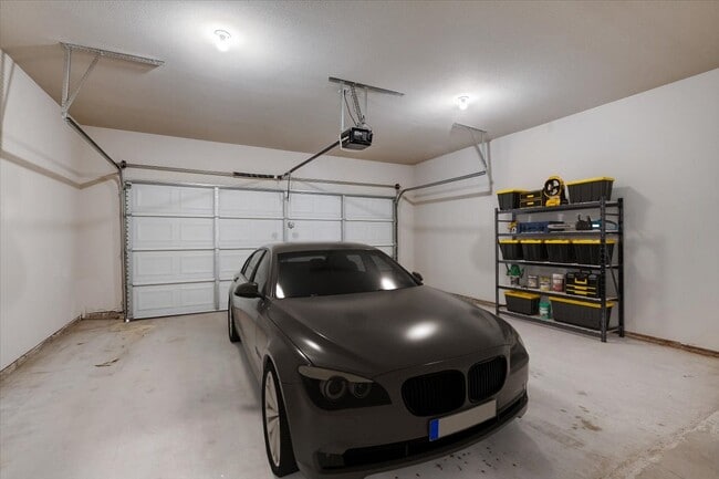 Building Photo - Townhomes at Bluebonnet Trails