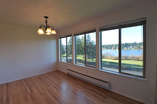 Foto del edificio - Amazing Views! 2 Bedroom Now Available!