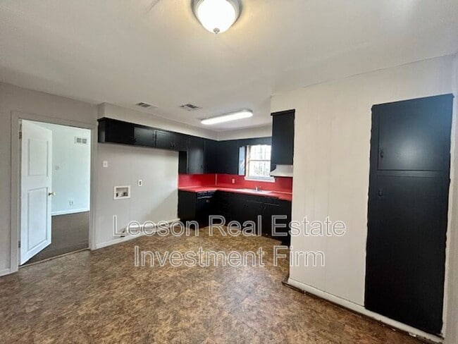 Building Photo - 439 Browning St