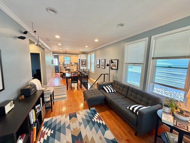 Photo - Beautiful Benning 3 Bedroom Renovated Bungalow Home with Yard, Parking, W/D.