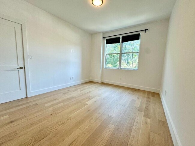 Building Photo - 1 bedroom in Brooklyn NY 11230
