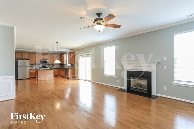 Foto del edificio - 2114 Feather Ridge Drive