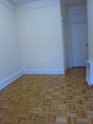 Building Photo - 517 E 78th St