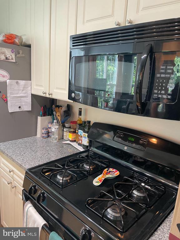 Building Photo - 5948 Founders Hill Dr