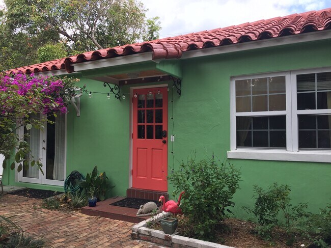Foto del edificio - 315 Marlborough Rd