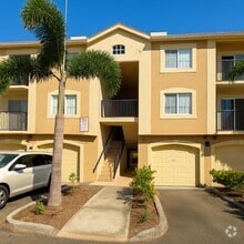 Building Photo - 900 Crestwood Ct S