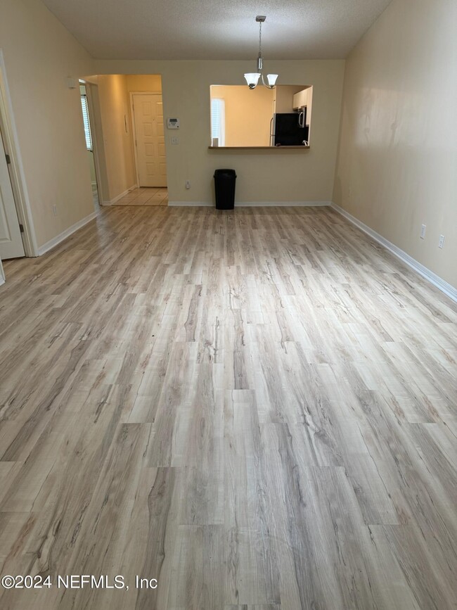 Foto del edificio - 7620 Baymeadows Cir W