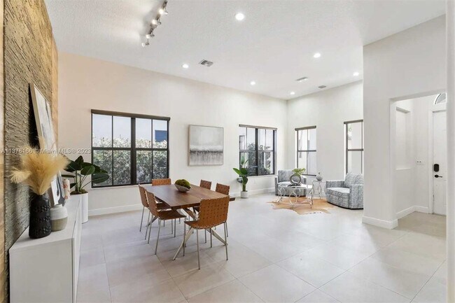 Foto del edificio - 3974 NW 82nd Dr