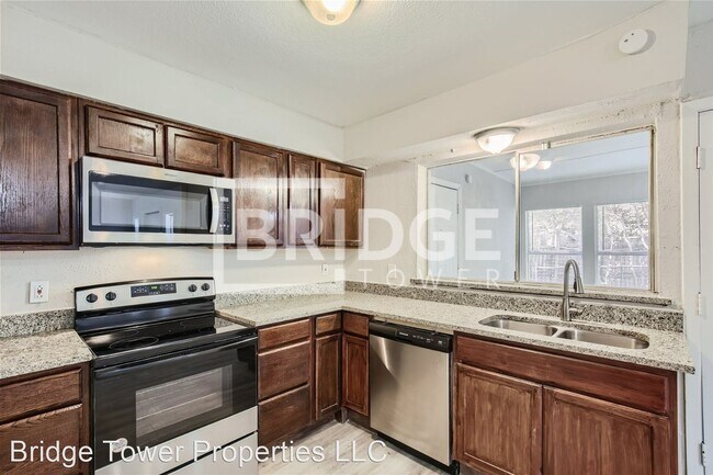 Building Photo - 3 br, 2 bath House - 140 Trout Street