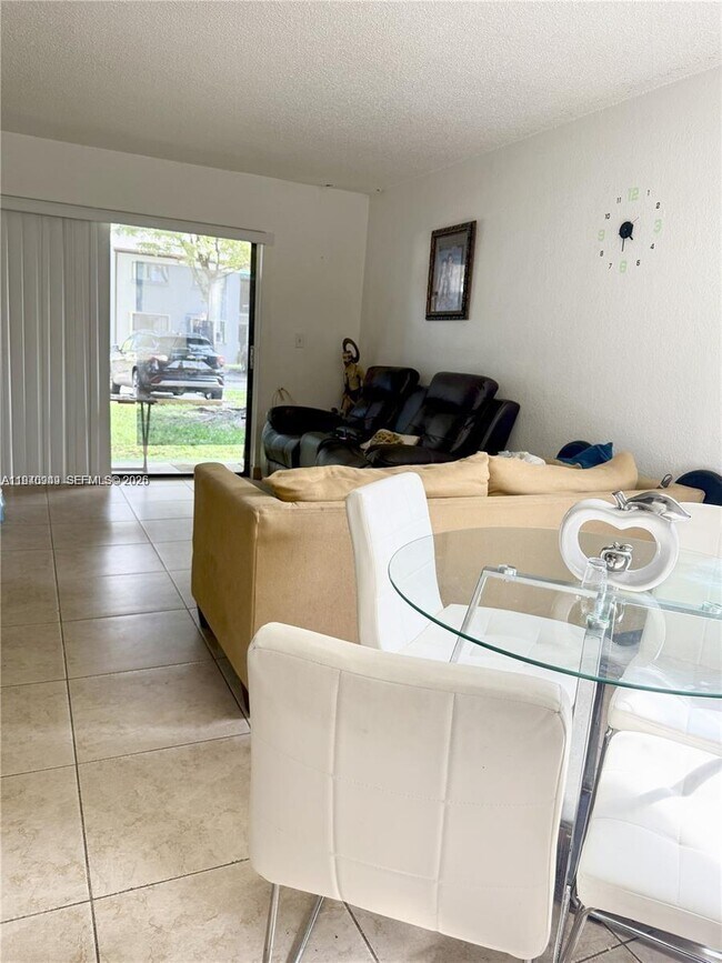 Foto del edificio - 7405 SW 152nd Ave