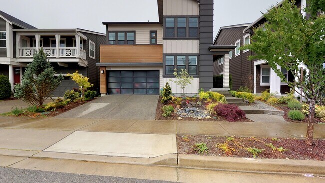 Foto del edificio - Issaquah highlands 5 bedroom plus Den and 5.5 bathroom newer home with a lot of amenities!!!  A m...