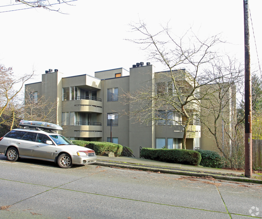 Building Photo - Dexter Place Condominiums