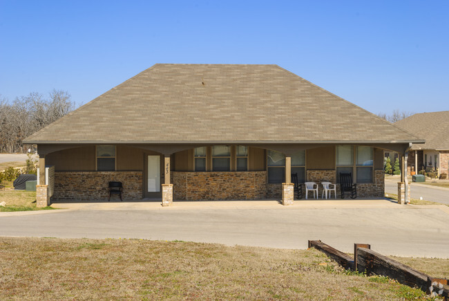 Building Photo - Settlers Ridge