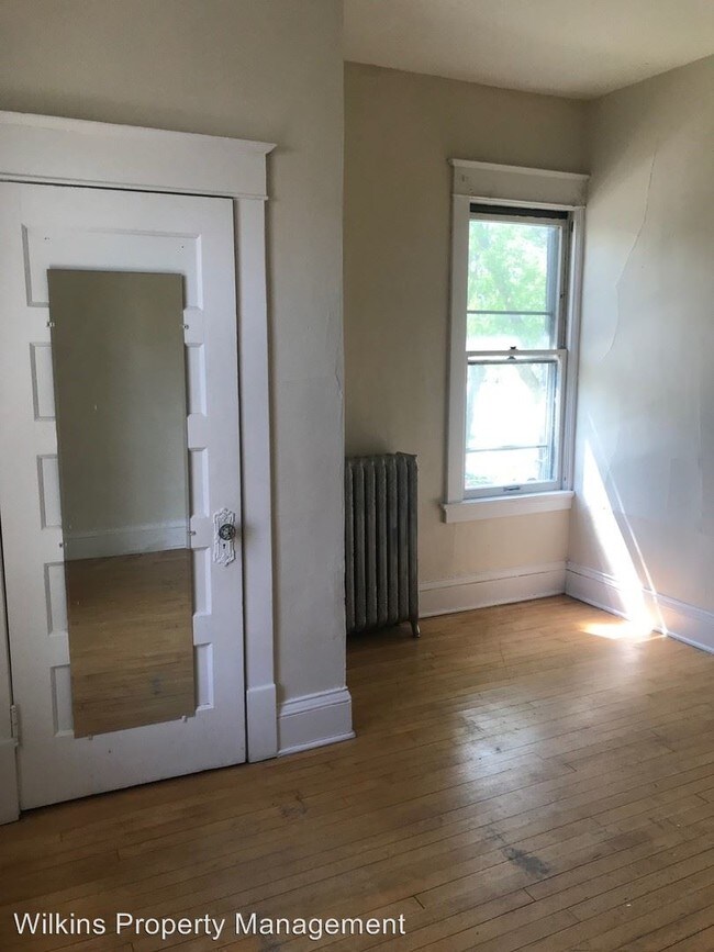 Foto del edificio - 2103 E Kenwood Blvd