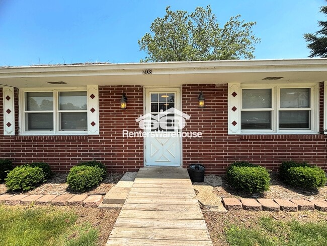 Building Photo - 208 N 11th St