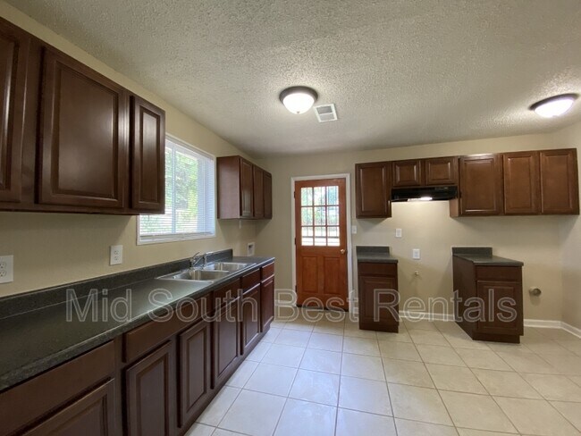 Foto del edificio - 2272 Charjean Rd