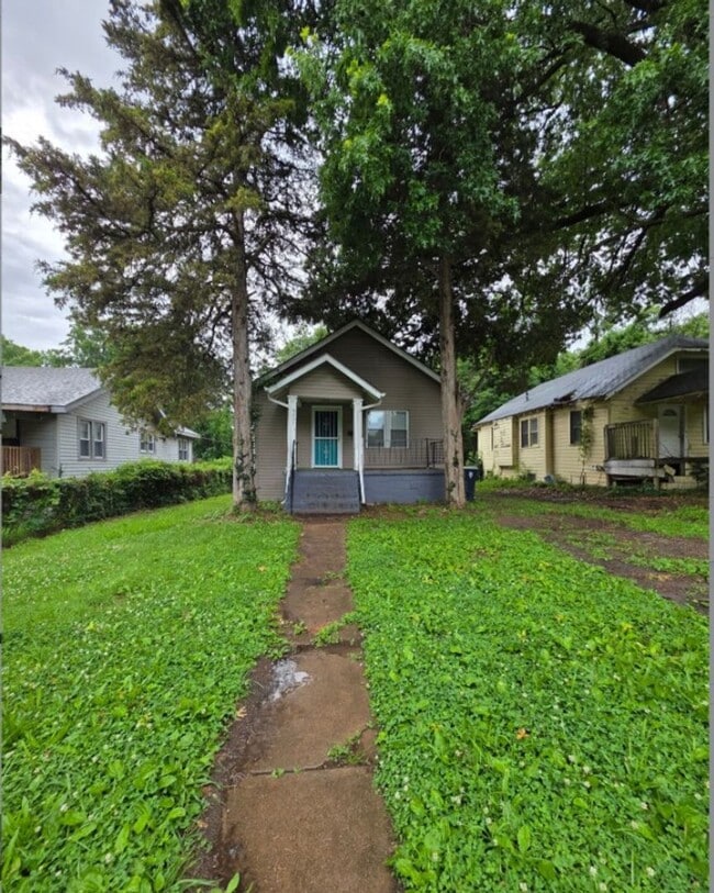 Building Photo - 4237 E 62nd St