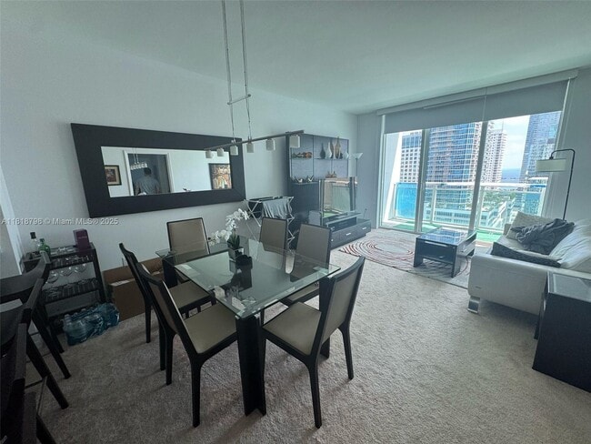 Building Photo - 950 Brickell Bay Dr