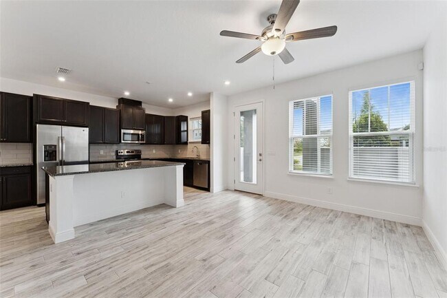 Foto del edificio - 13468 Stoddart Ave