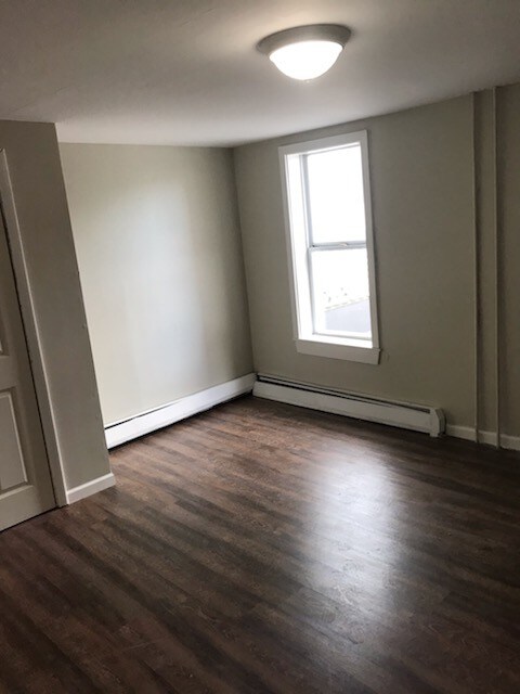 Building Photo - 241 W Broad St