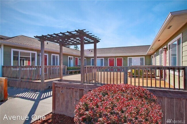 Building Photo - 1 br, 1 bath House - 9013 16th Ave SW #11