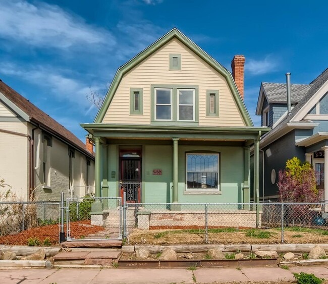 Building Photo - Charming Five Points home only blocks from downtown