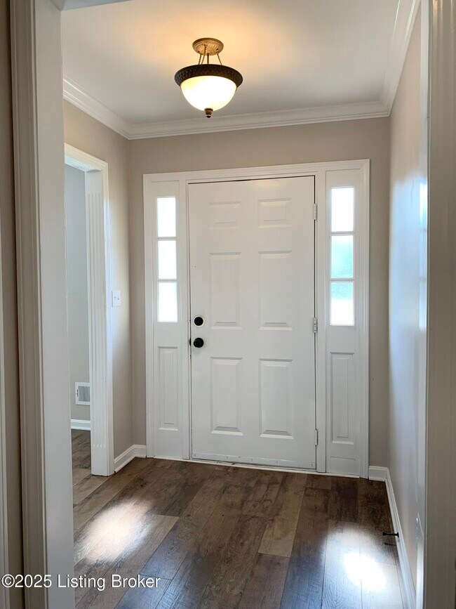 Foto del edificio - 9009 Thelma Ln