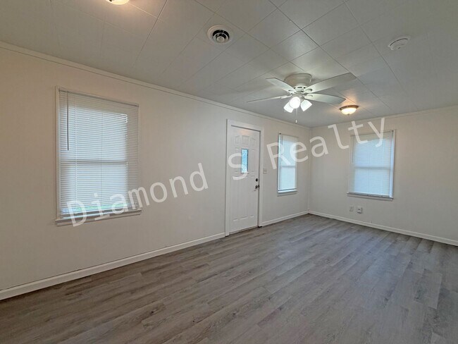 Foto del edificio - Adorable 2 Bed/1 Bath Home