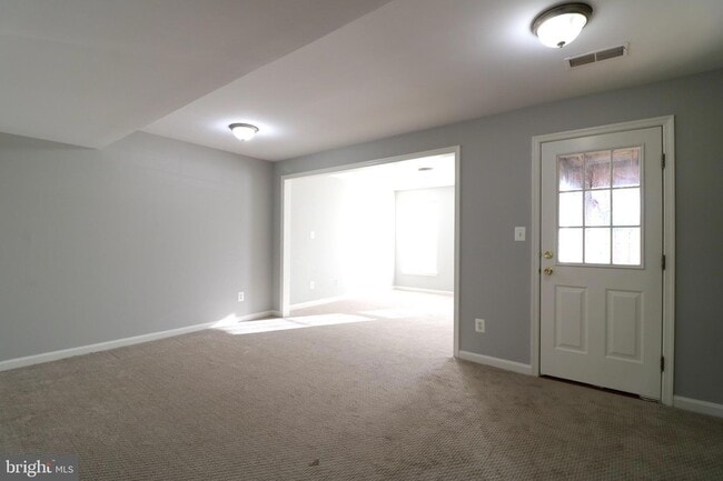 Building Photo - 2581 Sutters Mill Dr