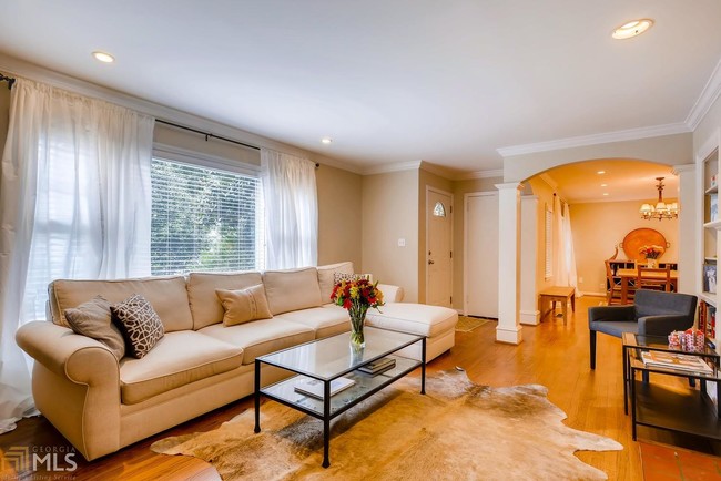 Foto del edificio - 682 Upton Rd NW