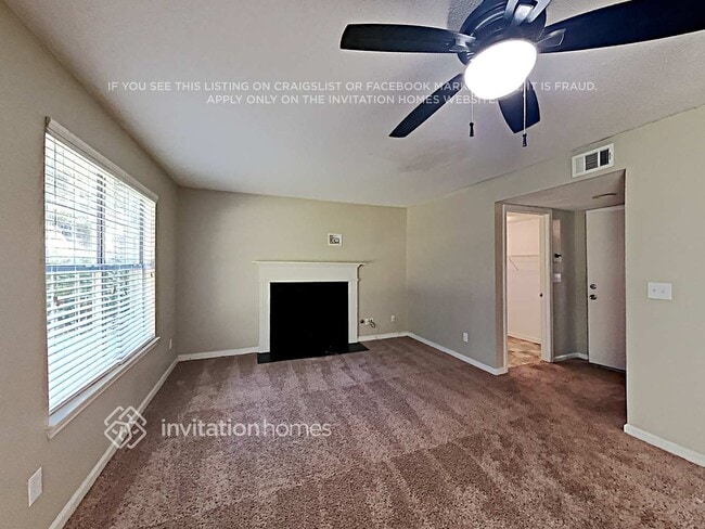 Foto del edificio - 6955 Greenfield Ln