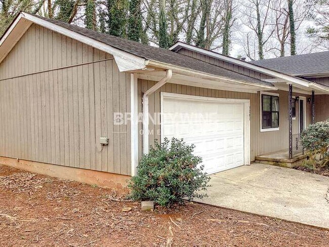 Building Photo - 7301 Fern Ct