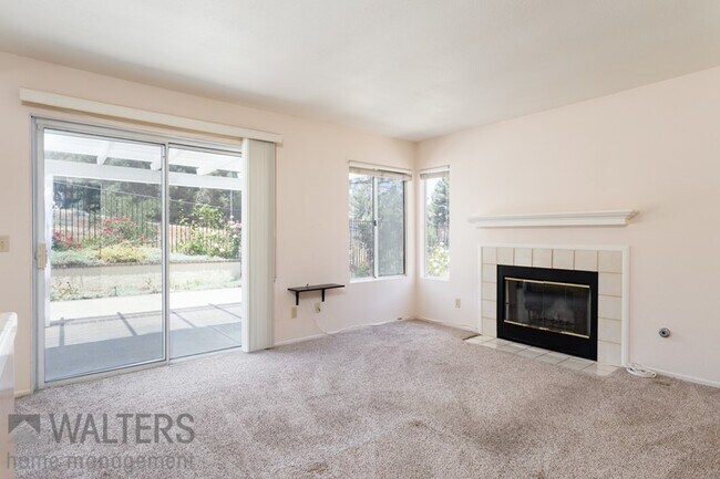 Foto del edificio - 14232 Carmel Ridge Rd