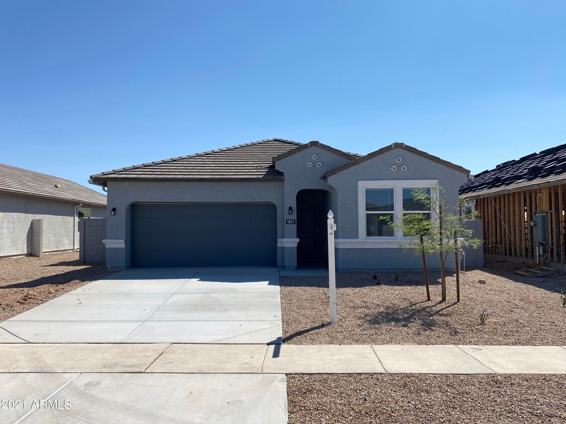 Primary Photo - 1817 W Pima Ave