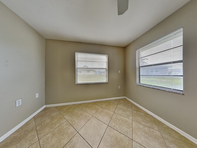 Building Photo - 8702 Wolf Den Trl
