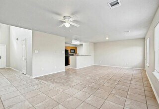 Building Photo - 12011 Hira Lake Dr