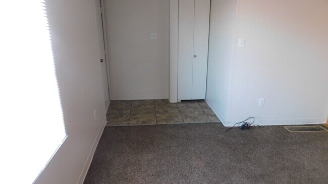 Foto del edificio - $450 OFF - Move In Special!  2 Bedroom/1 B...