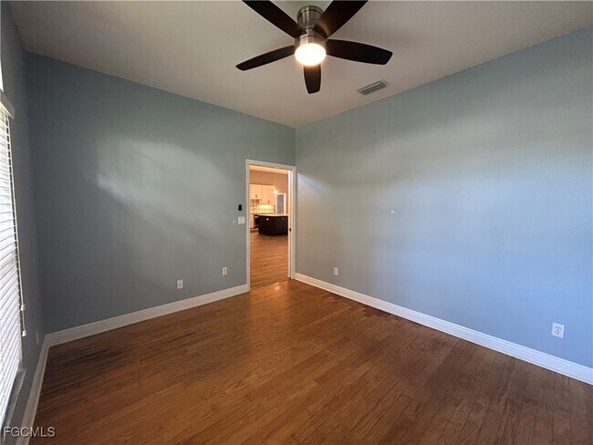 Building Photo - 9947 Colonial Walk N