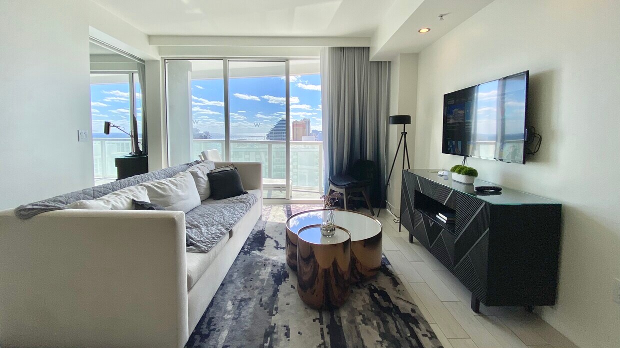 Foto principal - 3101 Bayshore Dr