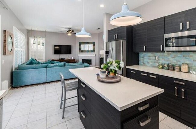 Building Photo - 5 Bedroom Home in Carmel Valley Cul-de-Sac