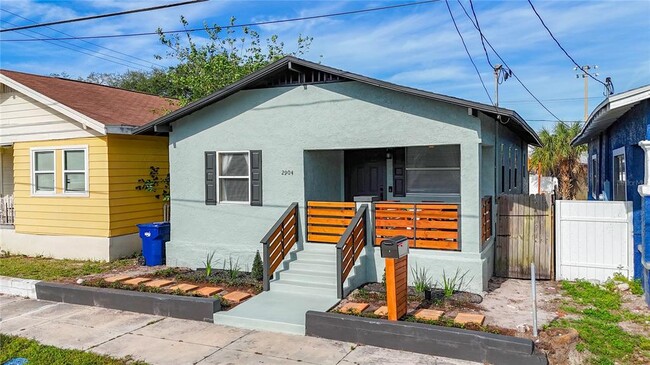 Building Photo - 2904 Sanchez St