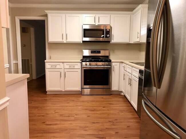 Foto del edificio - 3124 Misty Valley Ct