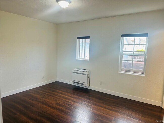 Foto del edificio - 1178 E 21st St