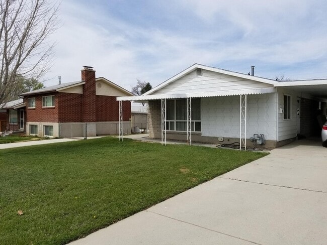 Photo - 1005 E Diamond Way (Sandy, UT) House