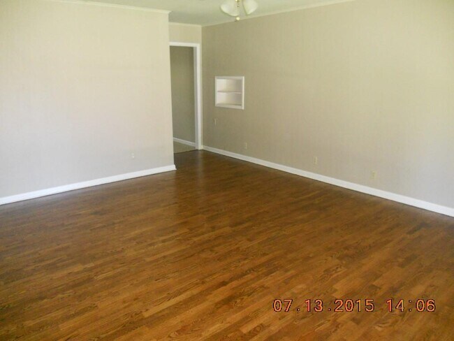Building Photo - 311 Crestview Dr