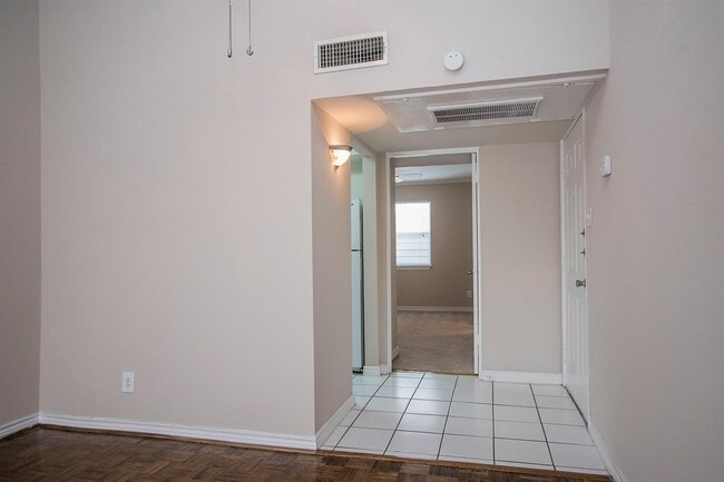 Building Photo - 1416 Hawthorne St