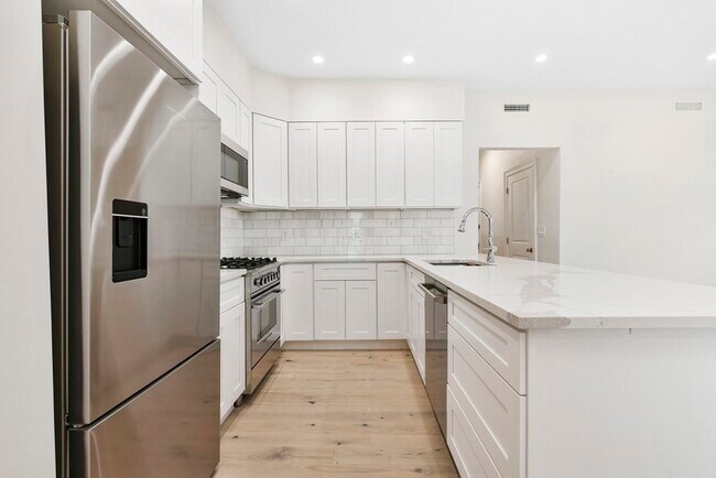 Foto del edificio - 1776 Columbia Rd