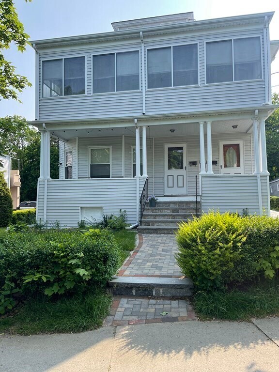 52 Elliot St Unit 2, Norwood, MA 02062 Room for Rent in Norwood, MA